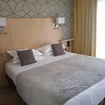 Le Petit Готель 3*