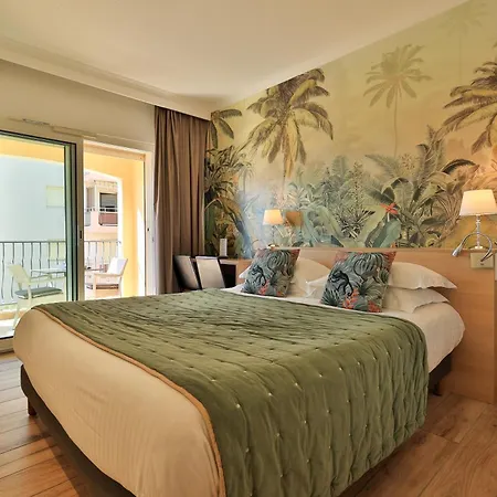 Le Petit Hotel