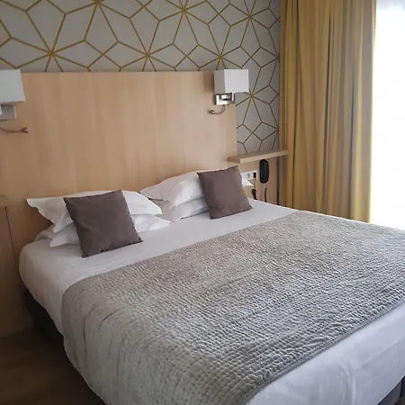 Le Petit Hotel 3*