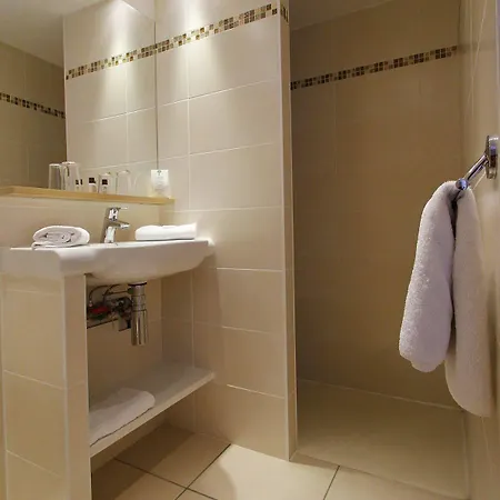 Le Petit Hotel