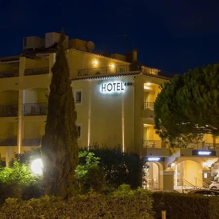 Le Petit Hotel