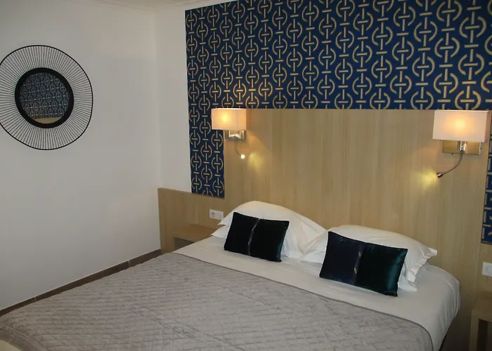 Le Petit سانت ماكسيم