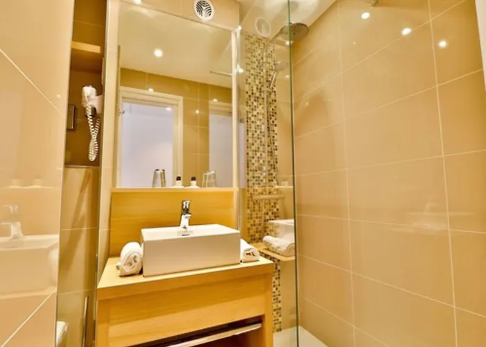 Le Petit سانت ماكسيم